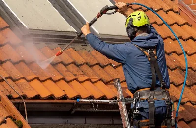 Démoussage et hydrofuge de toiture à Gouvix